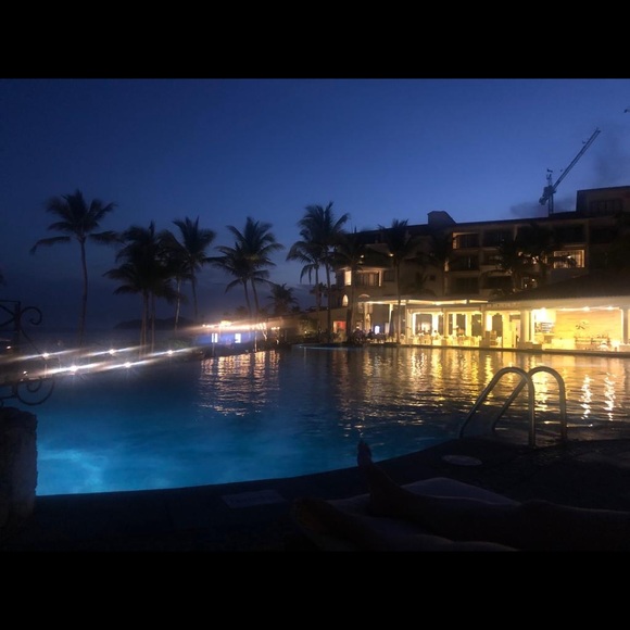 Meet your Posher, Soleil - Picture 2 of 3